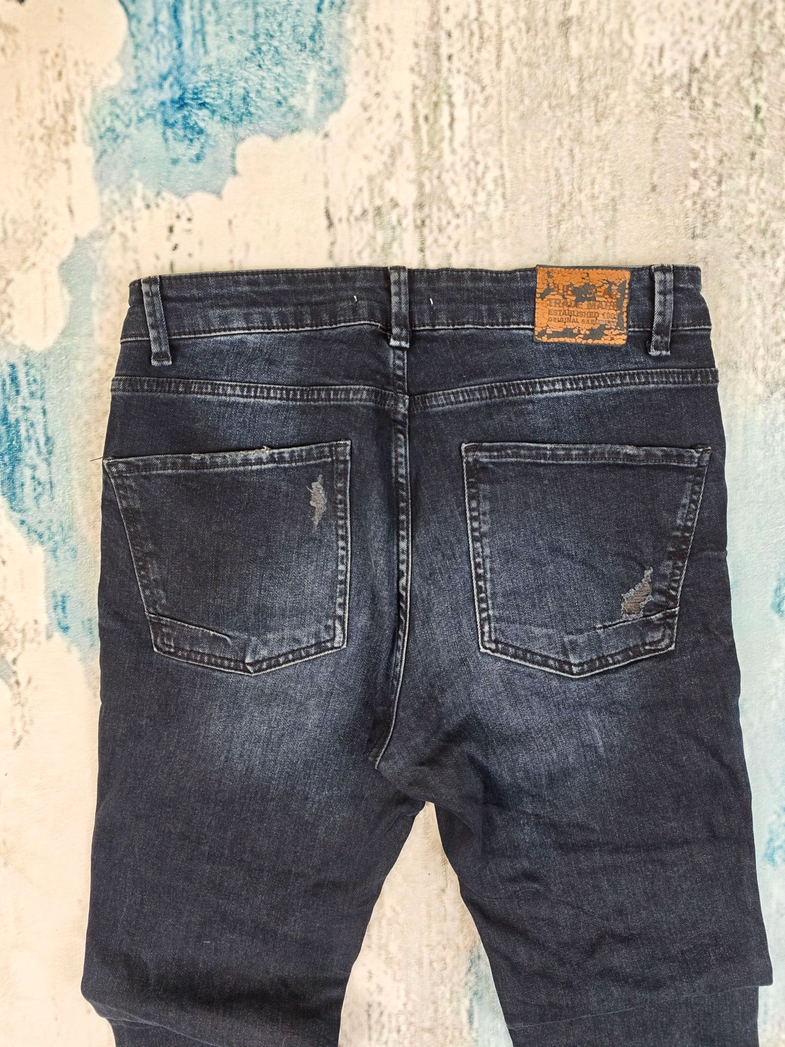 Pull&Bear Calças Skinny Ripped para Homem com Bainha Bruta e Estilo Y2K Streetwear Azul Escuro Tamanho 40 – photo 18